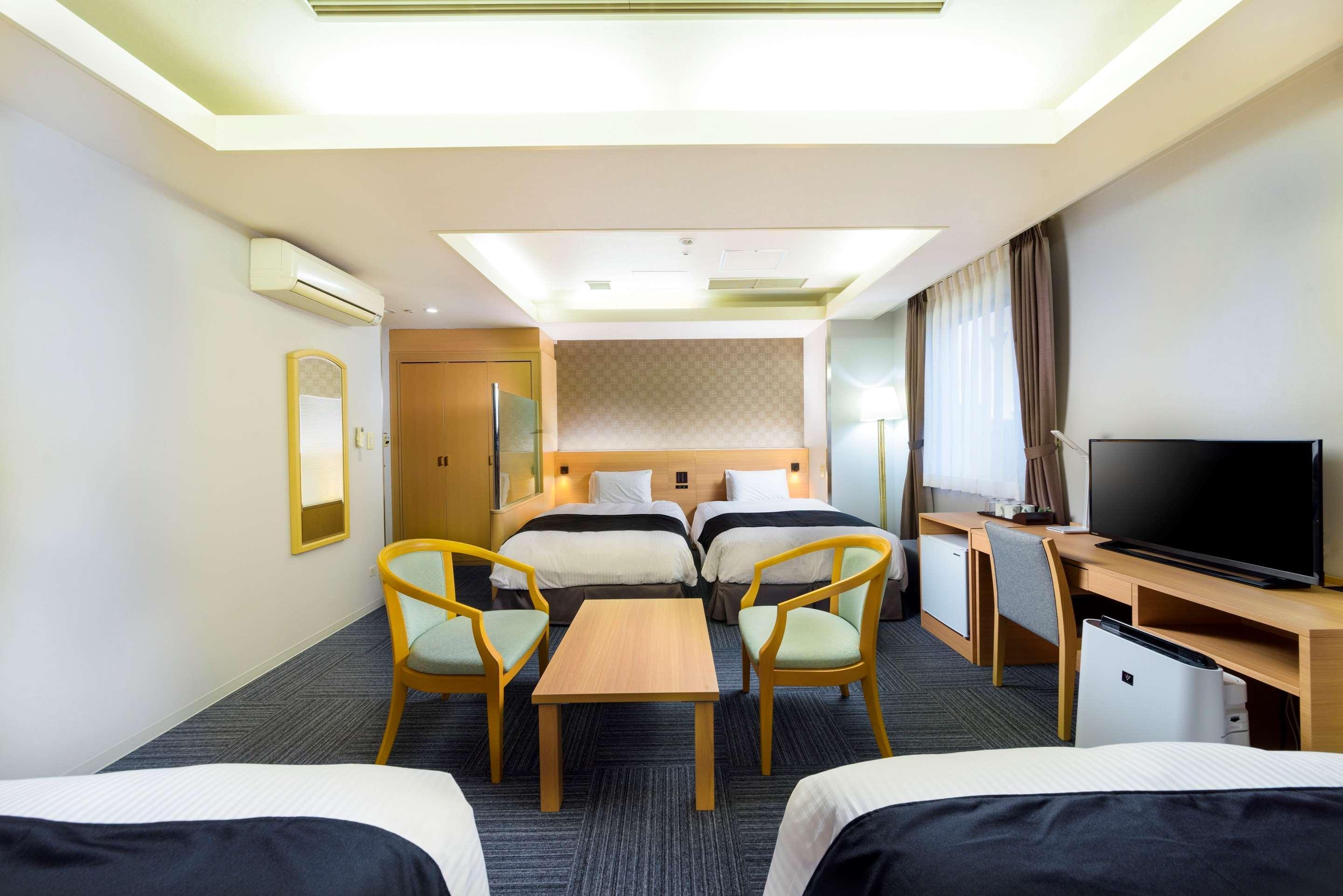 Surestay Plus Hotel By Best Western Shin-Osaka Buitenkant foto