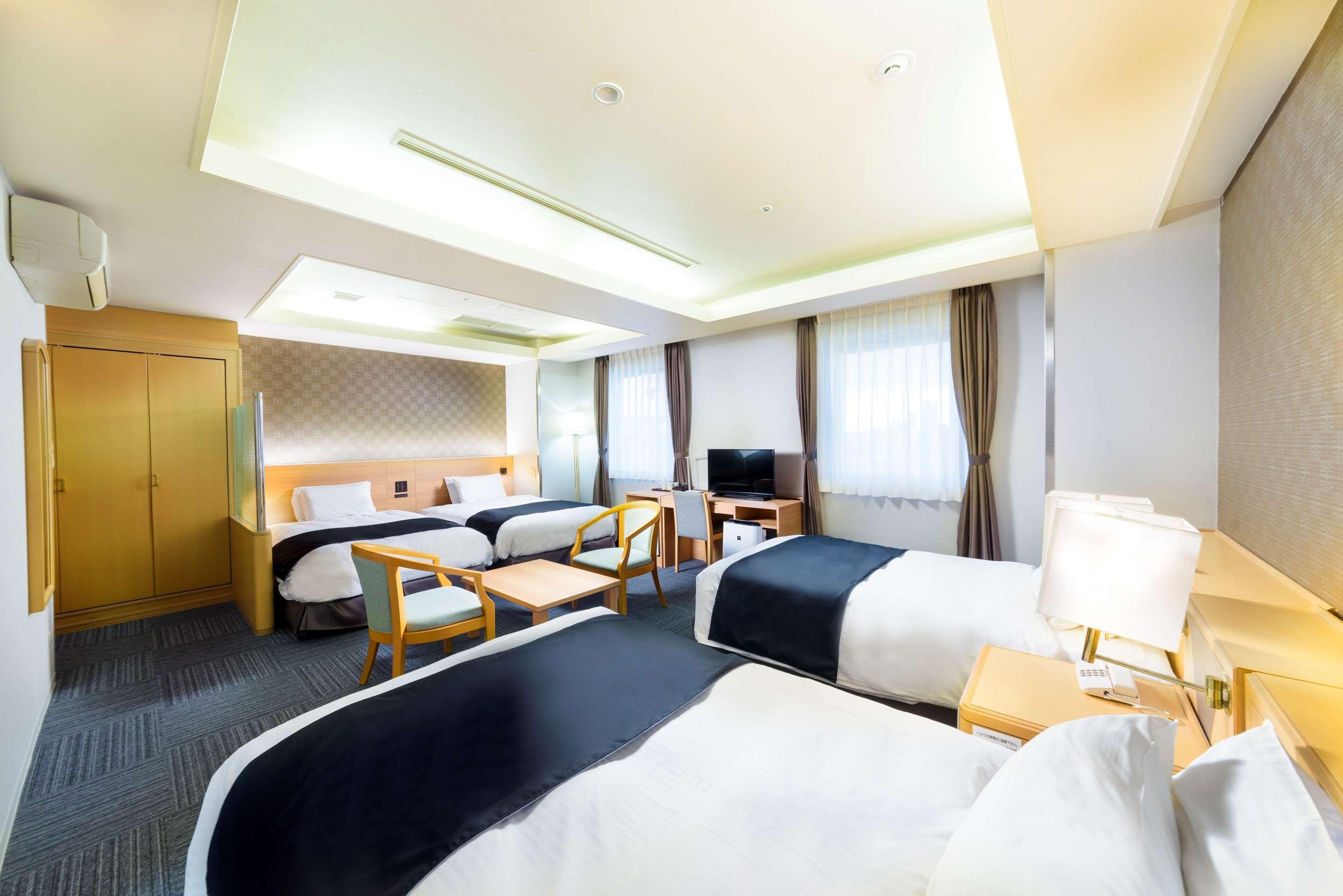 Surestay Plus Hotel By Best Western Shin-Osaka Buitenkant foto