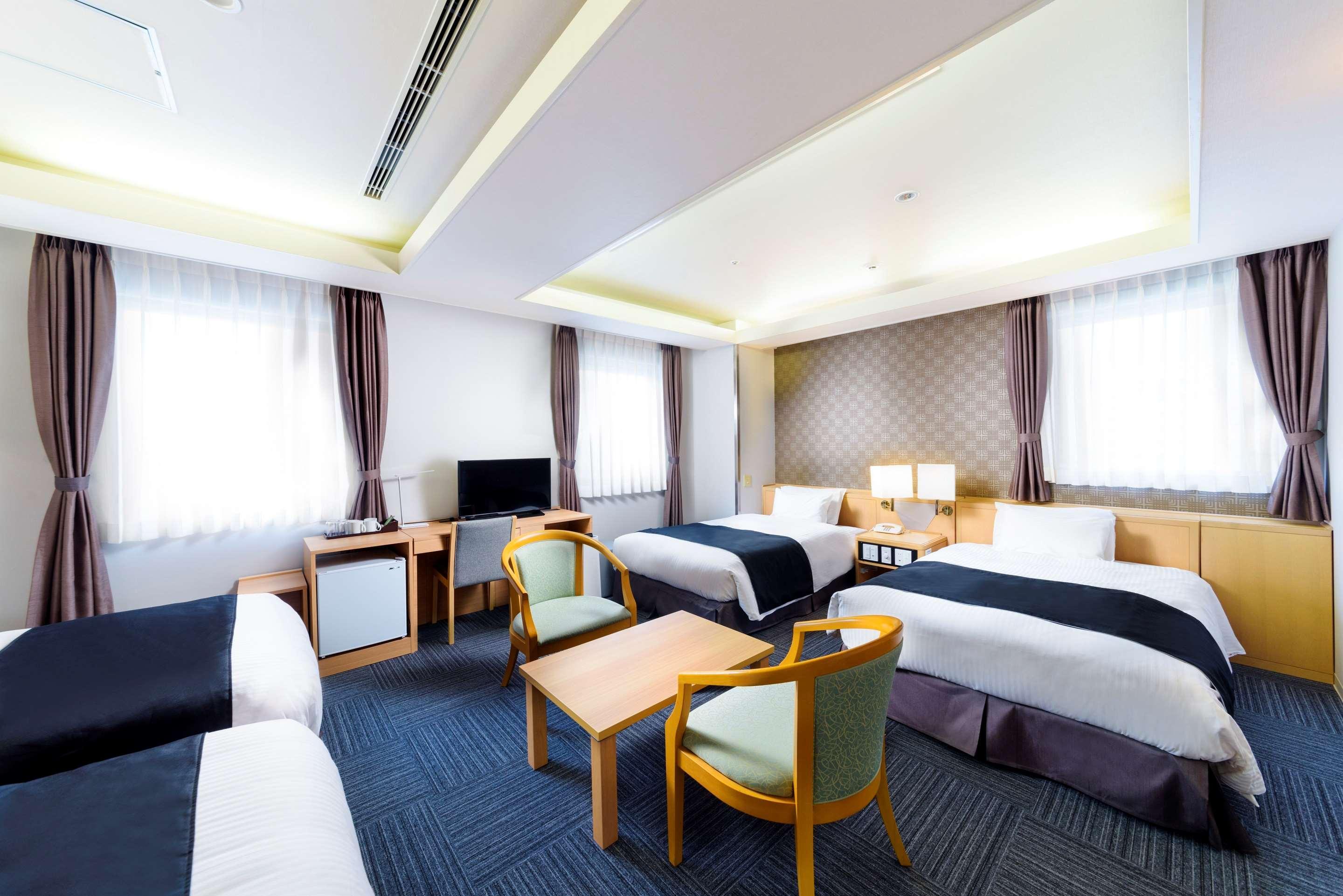 Surestay Plus Hotel By Best Western Shin-Osaka Buitenkant foto
