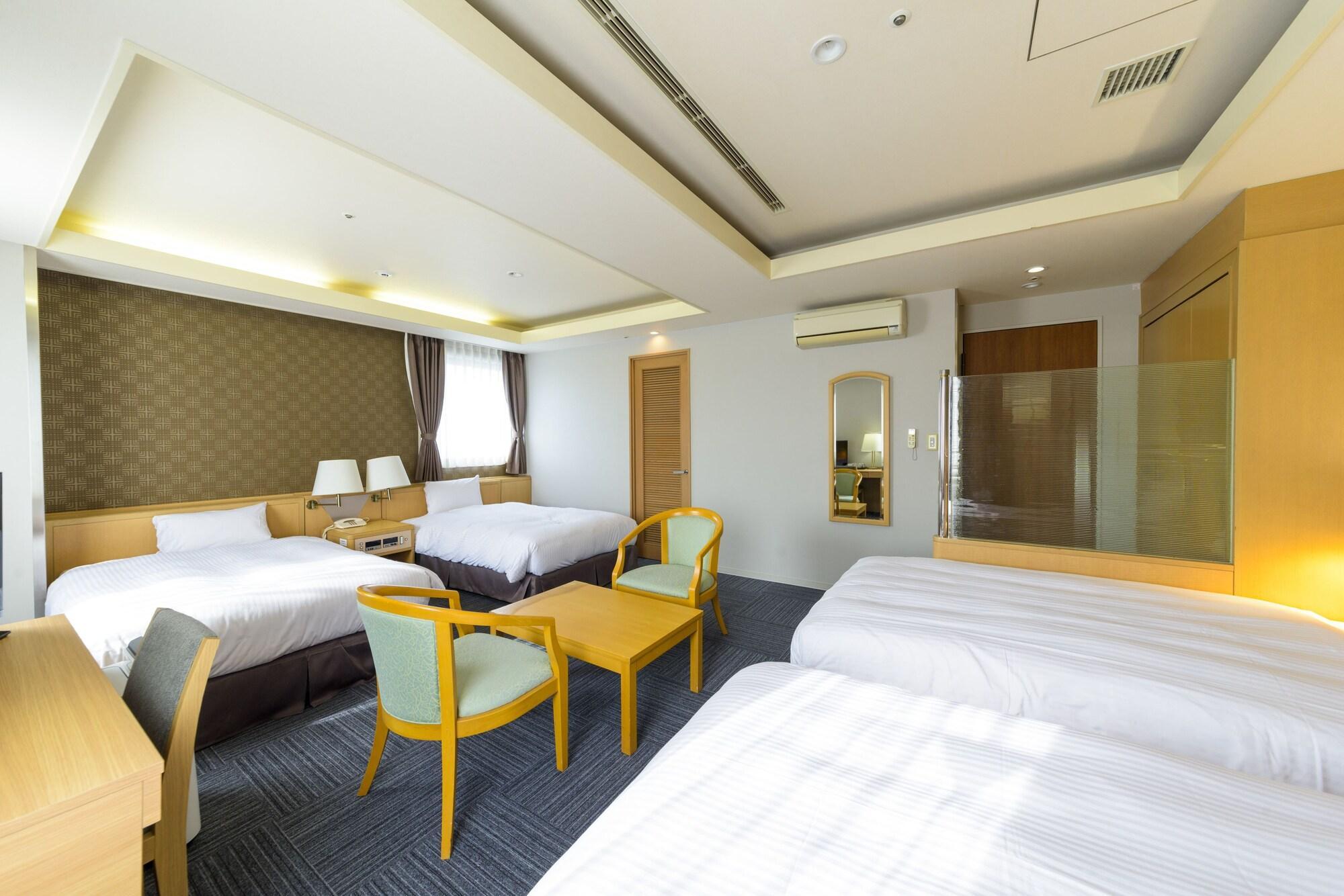 Surestay Plus Hotel By Best Western Shin-Osaka Buitenkant foto