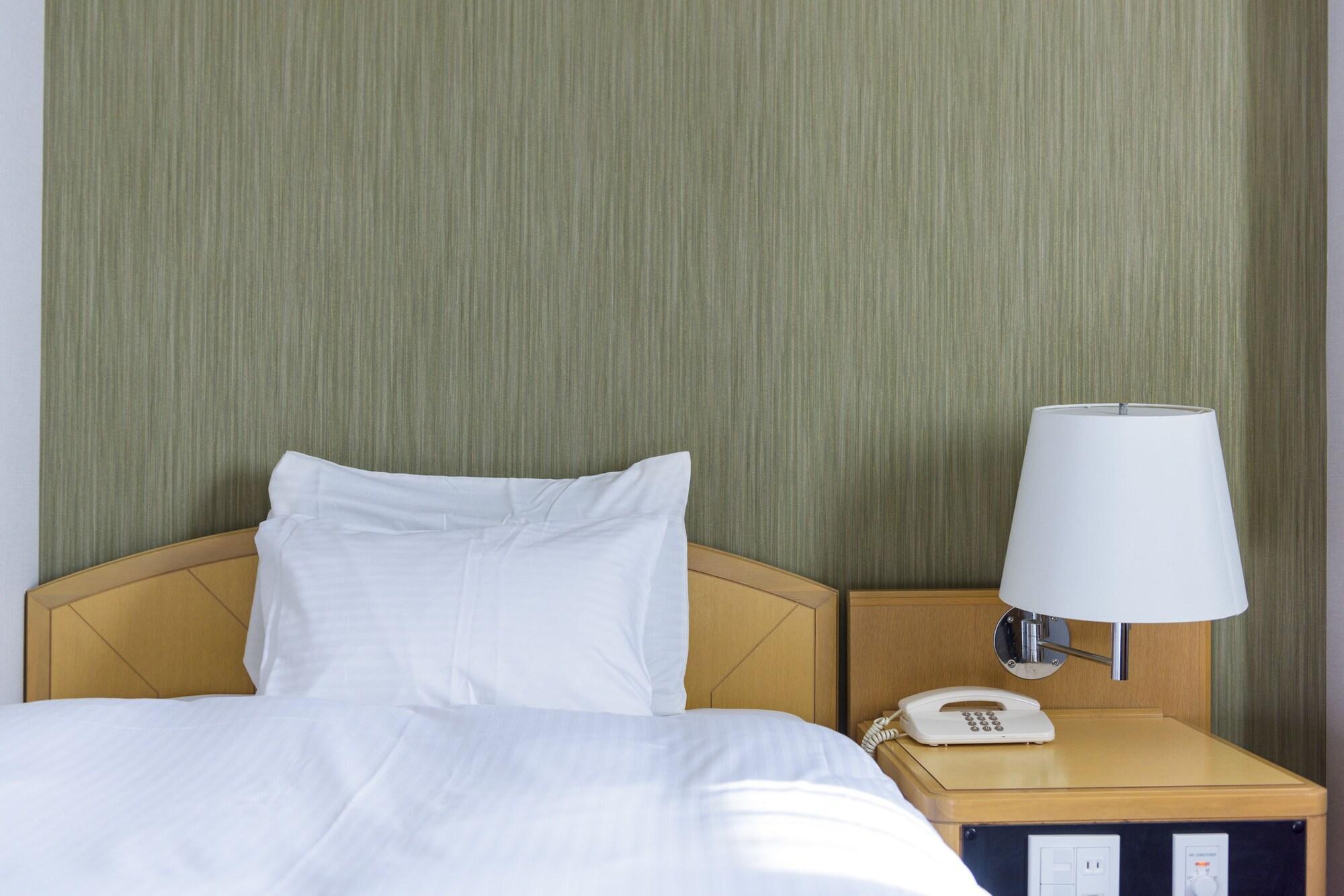 Surestay Plus Hotel By Best Western Shin-Osaka Buitenkant foto
