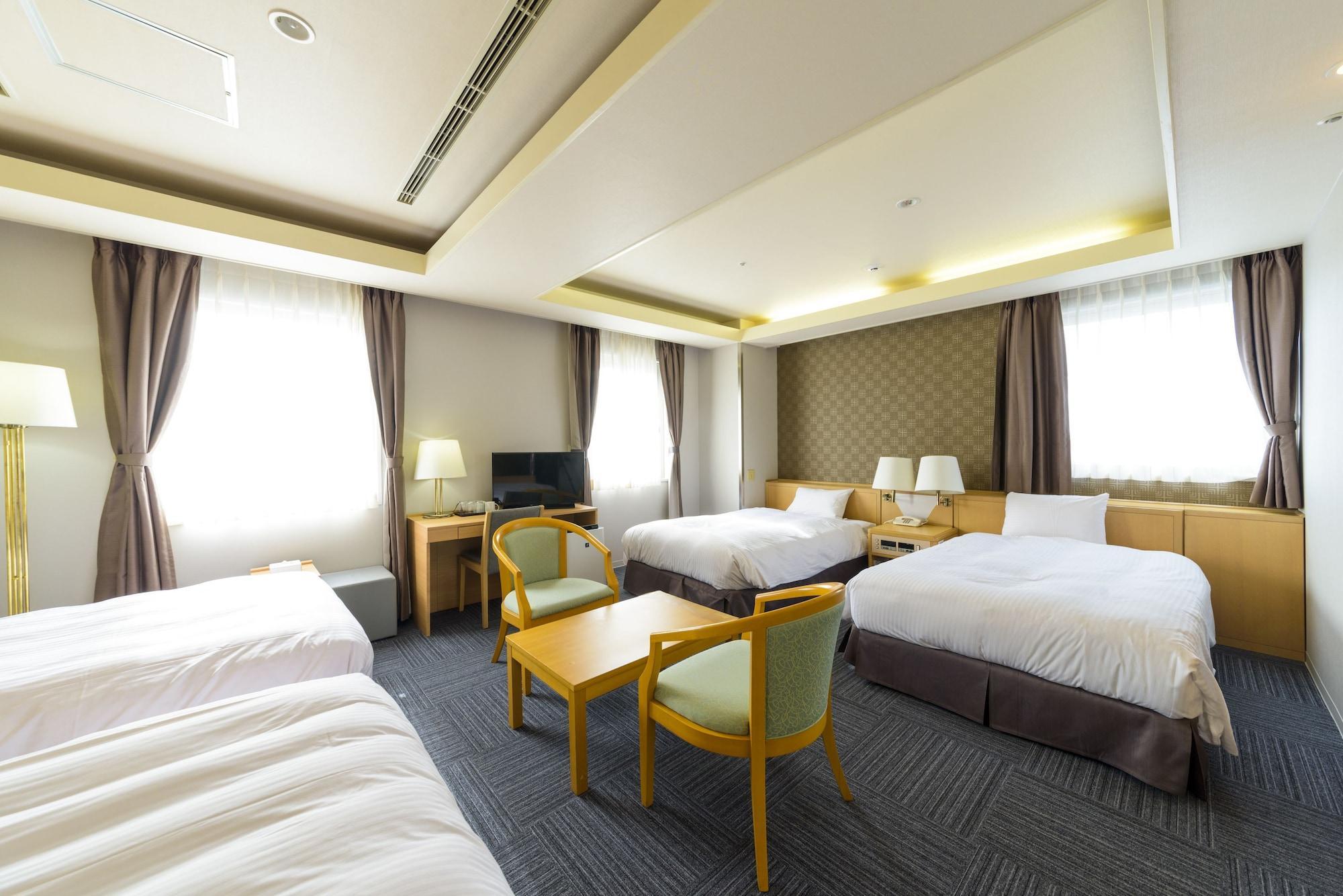 Surestay Plus Hotel By Best Western Shin-Osaka Buitenkant foto