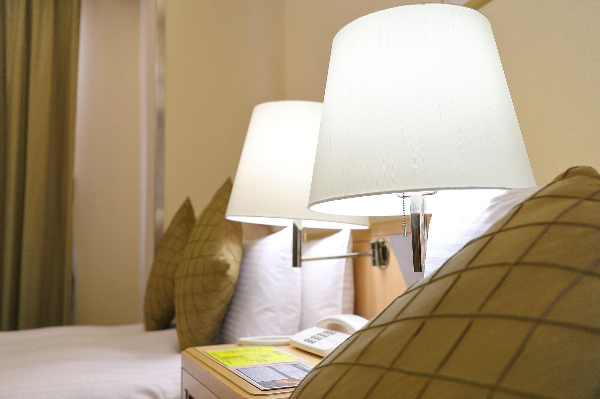 Surestay Plus Hotel By Best Western Shin-Osaka Buitenkant foto