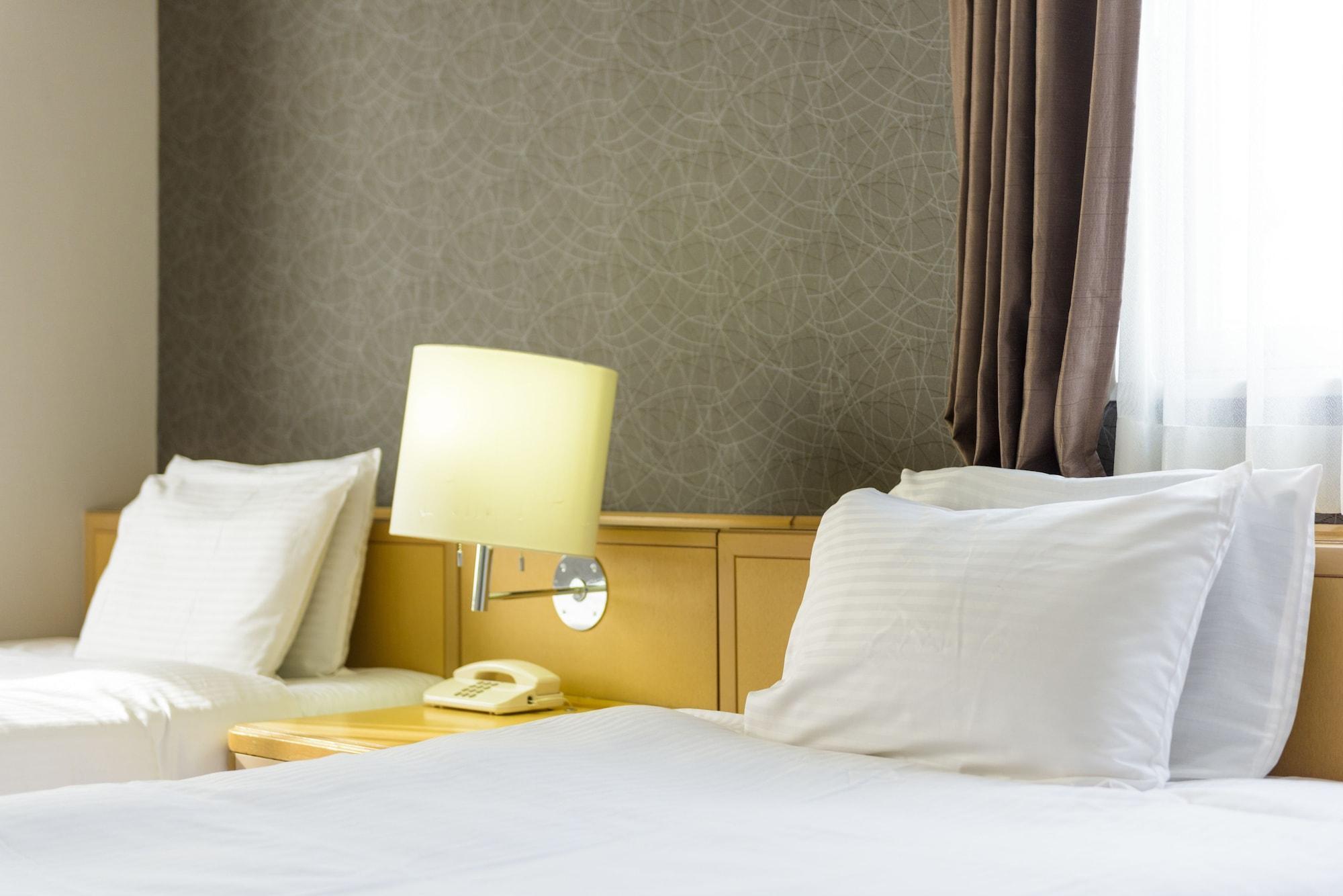 Surestay Plus Hotel By Best Western Shin-Osaka Buitenkant foto