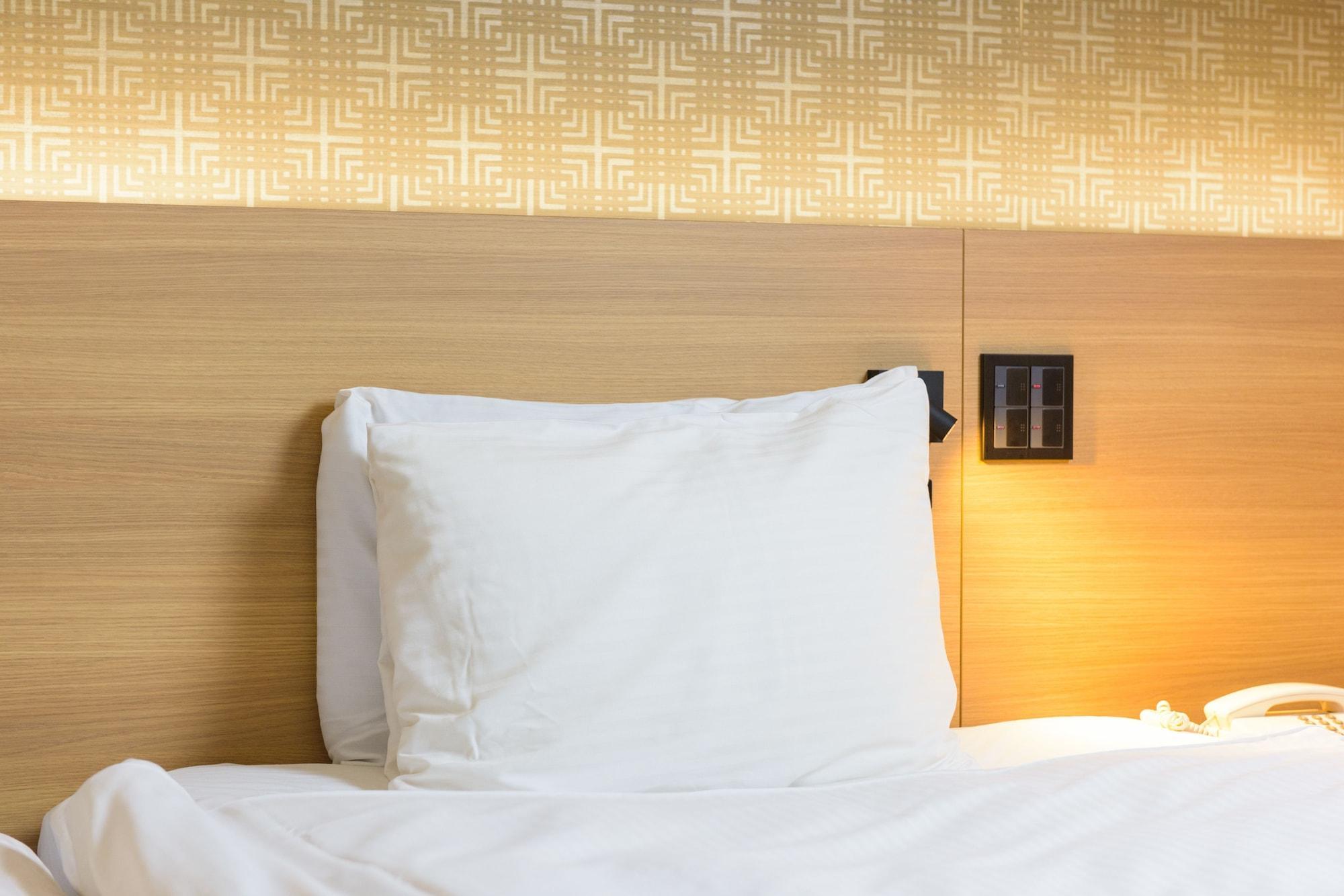 Surestay Plus Hotel By Best Western Shin-Osaka Buitenkant foto